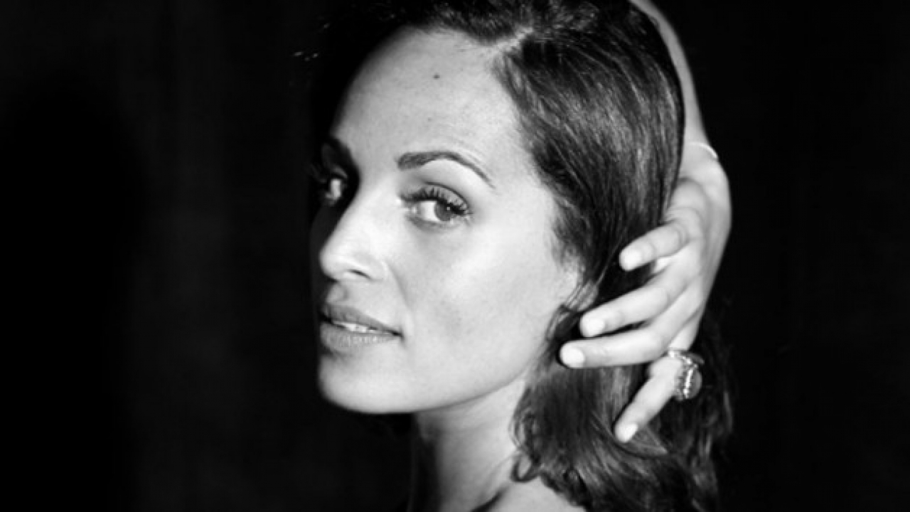 EMILIA MITIKU : Sa biographie, ses albums, ses concerts