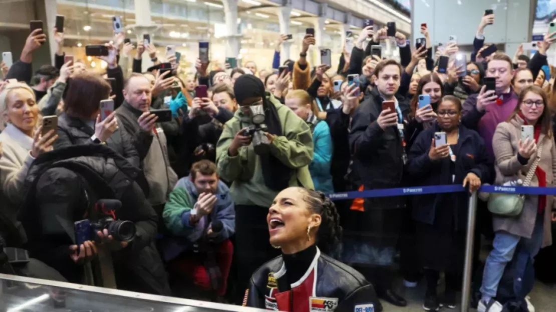 Alicia Keys donne un concert surprise dans une gare londonienne !