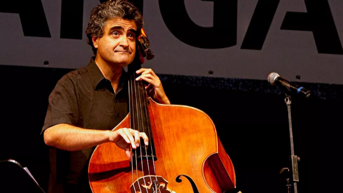 Renaud Garcia-Fons met la contrebasse à l'honneur dans son double album