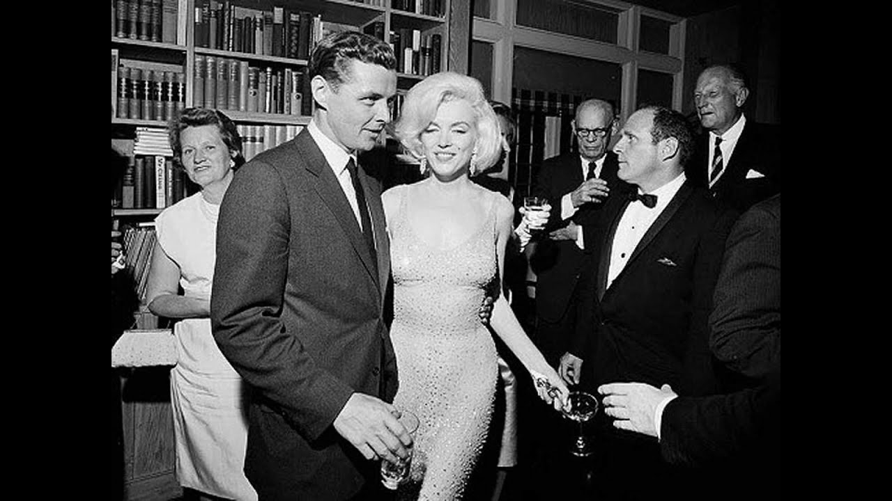 19 mai 1962 : Marilyn Monroe chante « Happy Birthday, Mr. President » à John F. Kennedy 19 mai 1962 : Marilyn Monroe chante « Happy Birthday, Mr. President » à John F. Kennedy