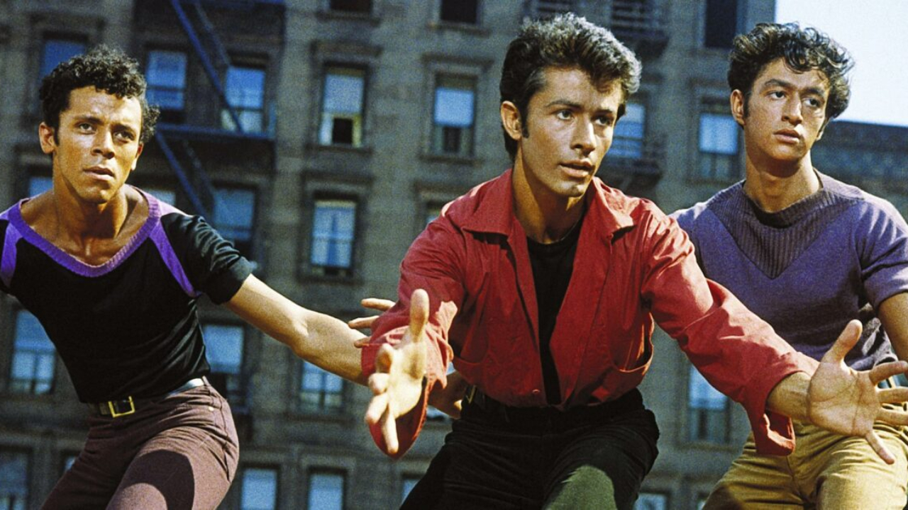 23 Juin 1962 : La bande originale de West Side Story a atteint la première place des classements britannique pour la première fois. 23 Juin 1962 : La bande originale de West Side Story a atteint la première place des classements britannique pour la première fois.