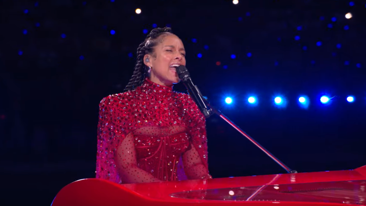Alicia Keys invitée surprise du show du Super Bowl !