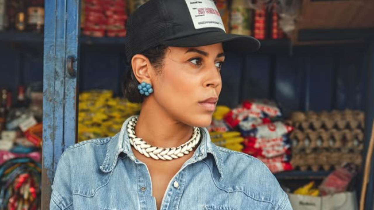 Avec "Adjoko", Laura Prince nous invite à un voyage au cœur de ses origines