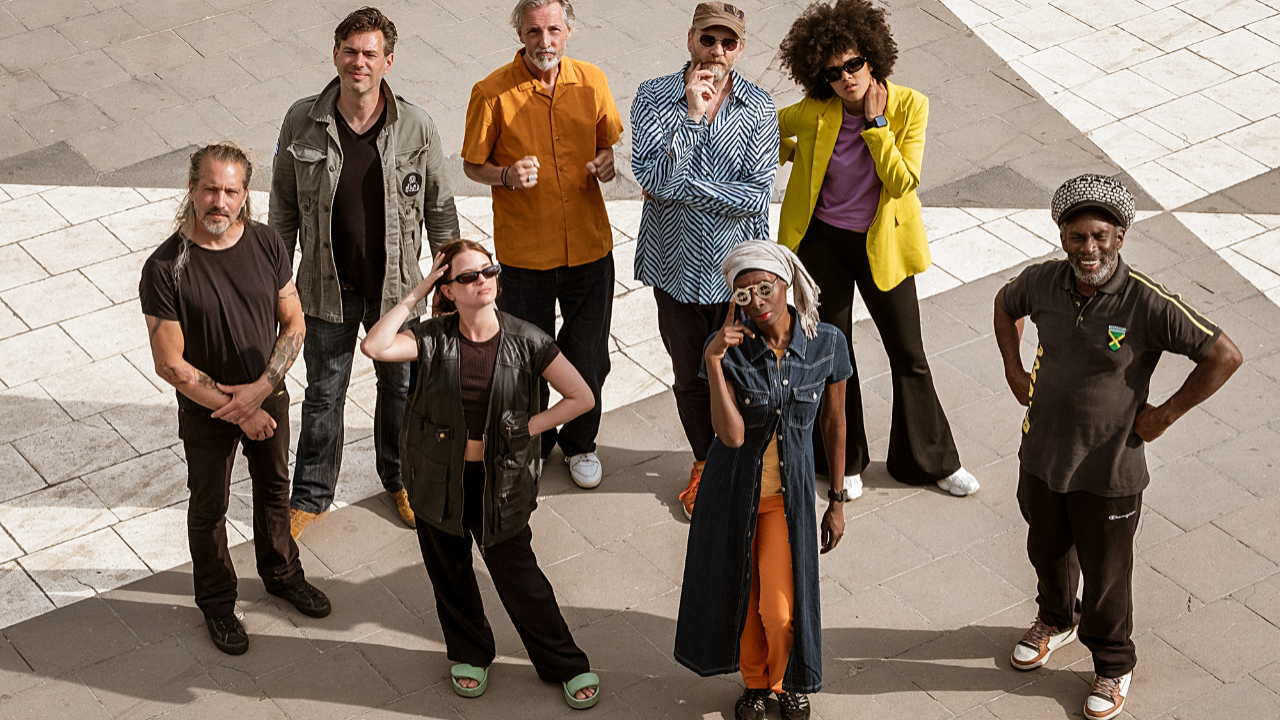 Brooklyn Funk Essentials : leur nouveau single "Never Give Up" donne le top départ de leur tournée française