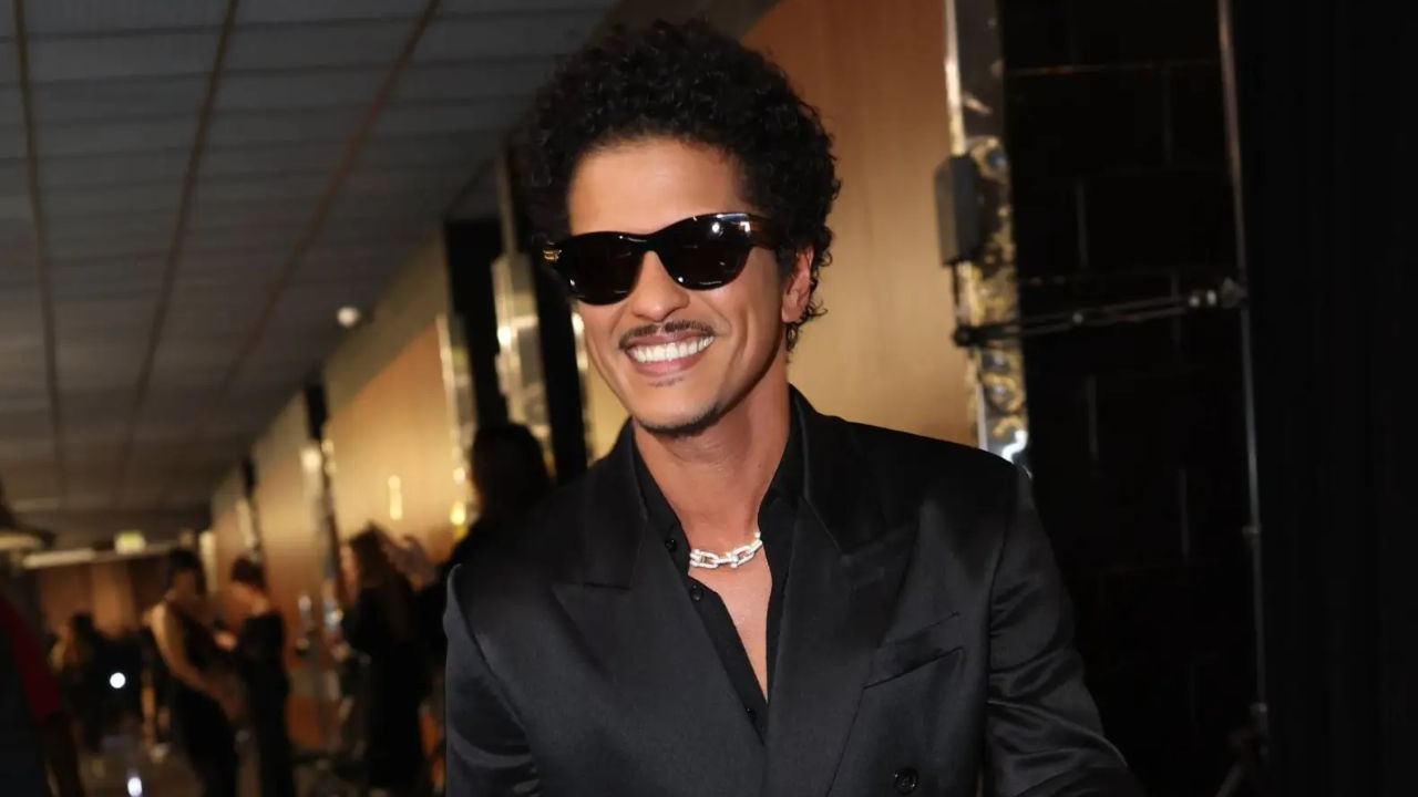 Bruno Mars : deux récompenses pour le chanteur aux American Music Awards Bruno Mars : deux récompenses pour le chanteur aux American Music Awards