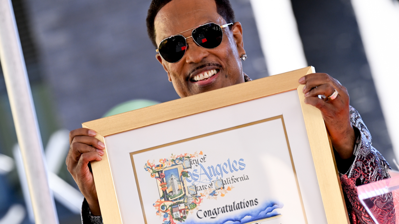 Charlie Wilson honoré d'une étoile sur le Hollywood Walk of Fame