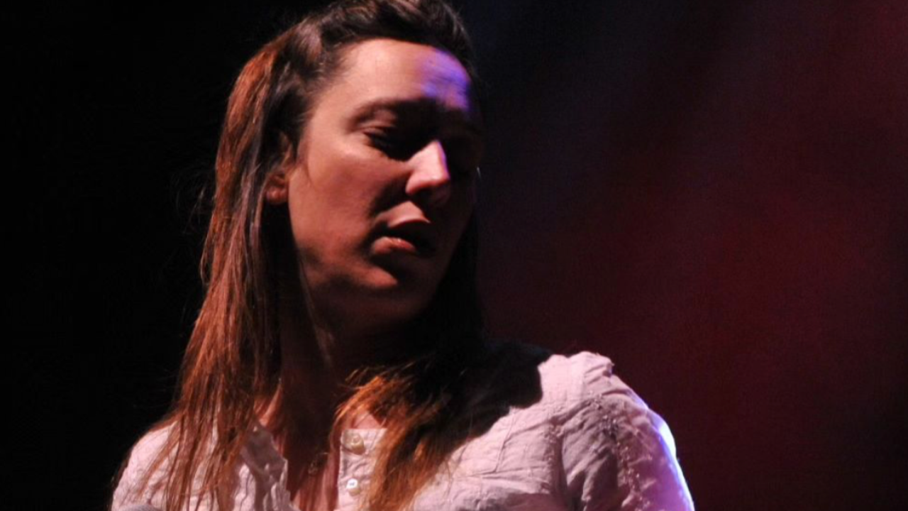 Charlotte Planchou : son nouvel album est un savant mélange des genres Charlotte Planchou : son nouvel album est un savant mélange des genres