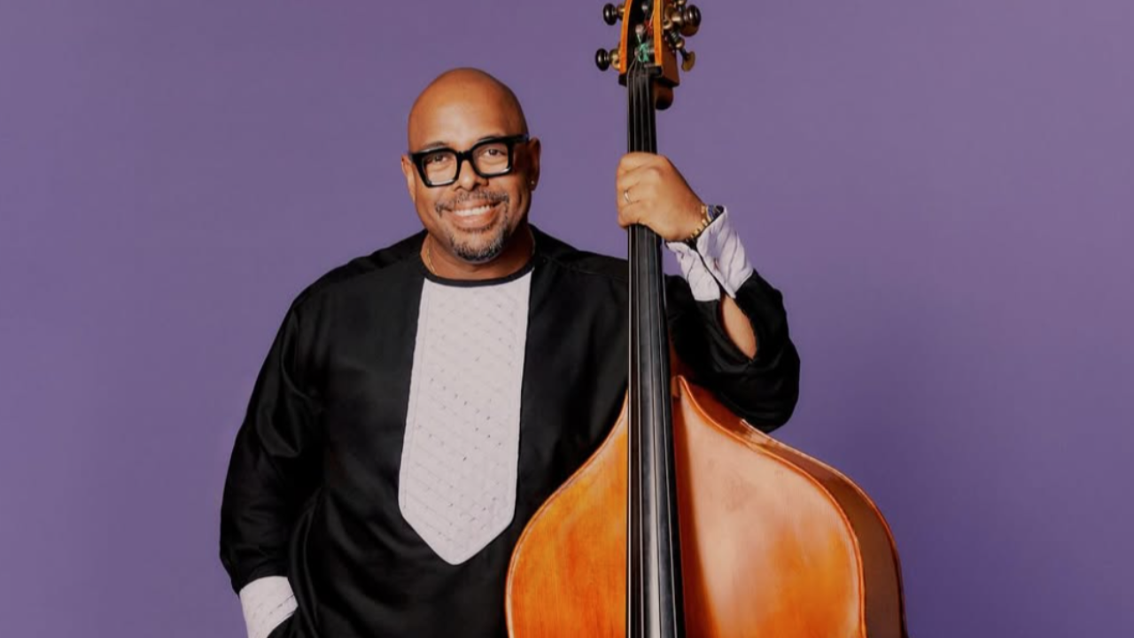 Christian McBride retrouve Sting et Andy Summers pour une version jazzy et audacieuse de “Murder by Numbers” Christian McBride retrouve Sting et Andy Summers pour une version jazzy et audacieuse de “Murder by Numbers”