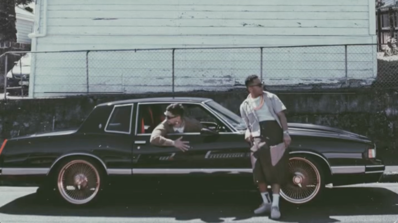 Diggy Dupè dévoile son nouveau projet musical : Brown Velvet Diggy Dupè dévoile son nouveau projet musical : Brown Velvet