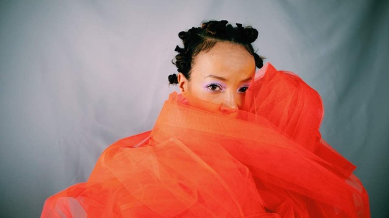 Elodie Rama mêle soul et trip hop dans « City Blues », son duo avec La Chica (vidéo) Elodie Rama mêle soul et trip hop dans « City Blues », son duo avec La Chica (vidéo)