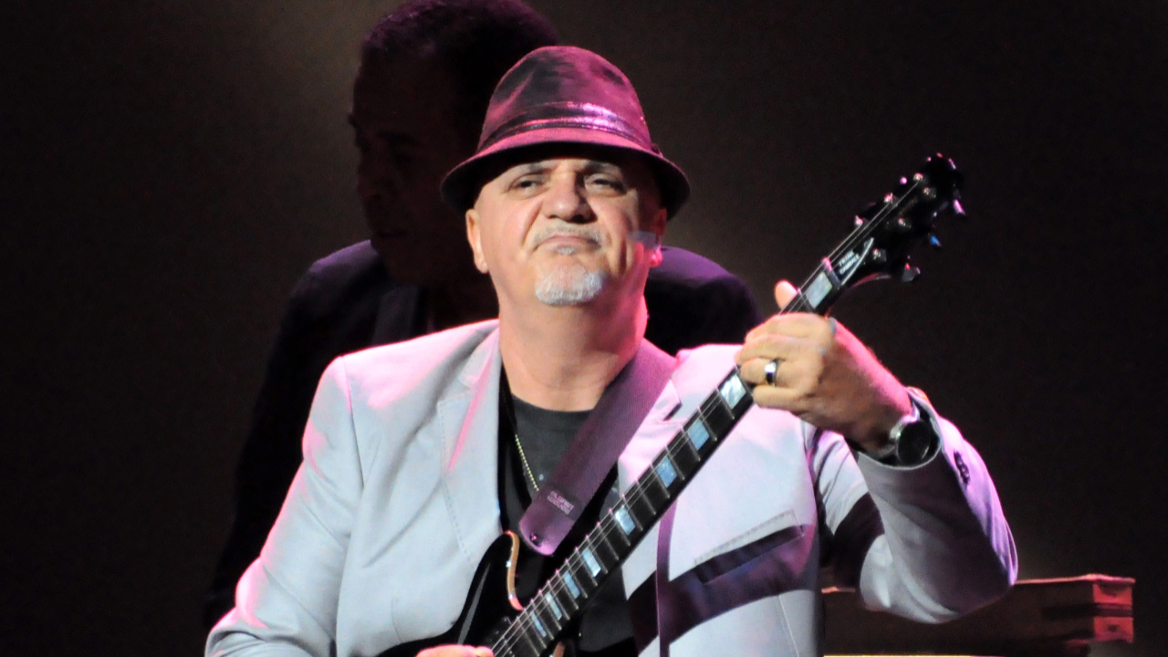 Frank Gambale : le guitariste australien qui a marqué le jazz fusion Frank Gambale : le guitariste australien qui a marqué le jazz fusion