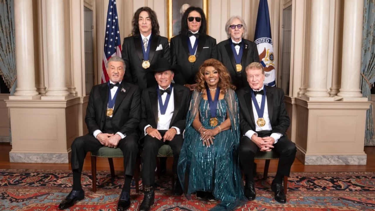 Gloria Gaynor récompensée par Donald Trump aux Kennedy Center Honors Gloria Gaynor récompensée par Donald Trump aux Kennedy Center Honors