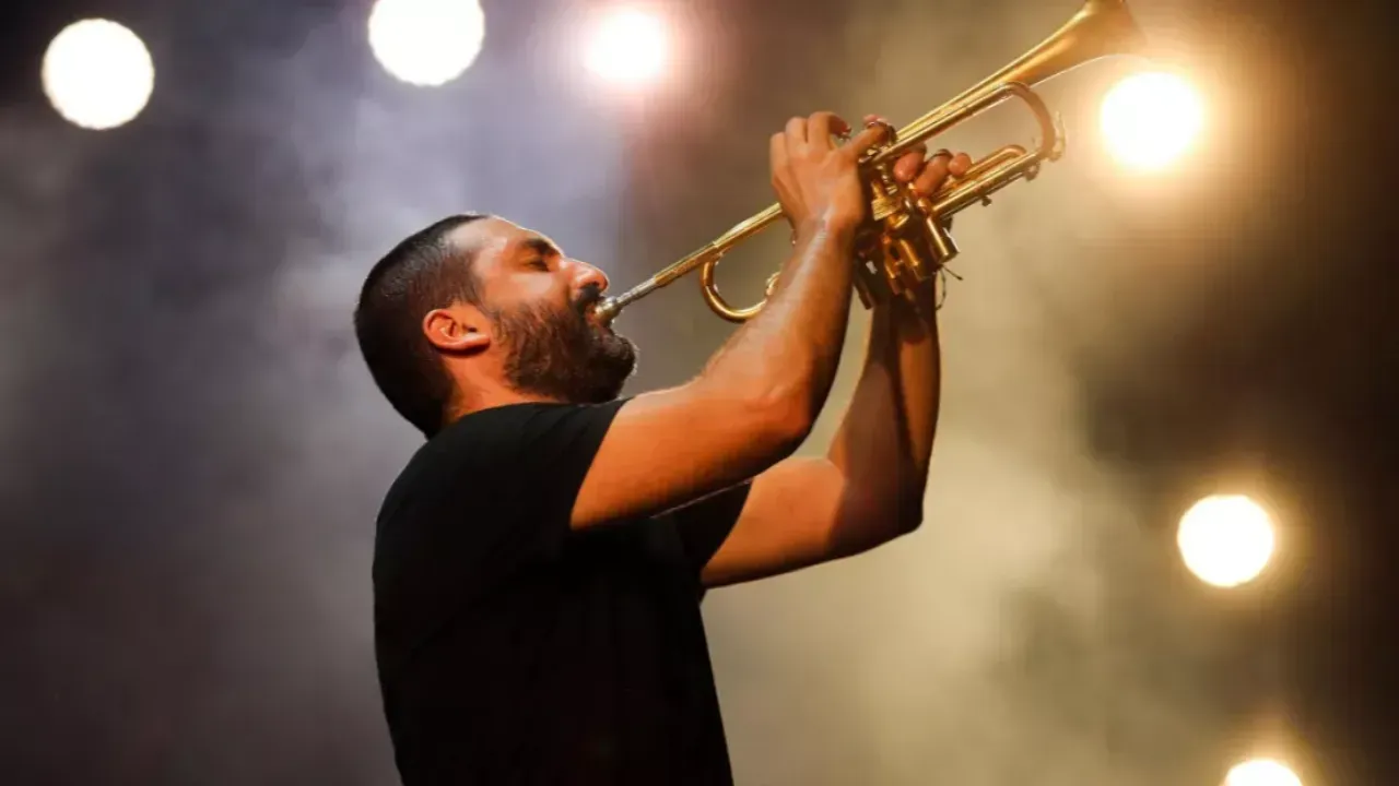 Ibrahim Maalouf décroche le Disque d’Or avec S3NS : une consécration méritée Ibrahim Maalouf décroche le Disque d’Or avec S3NS : une consécration méritée