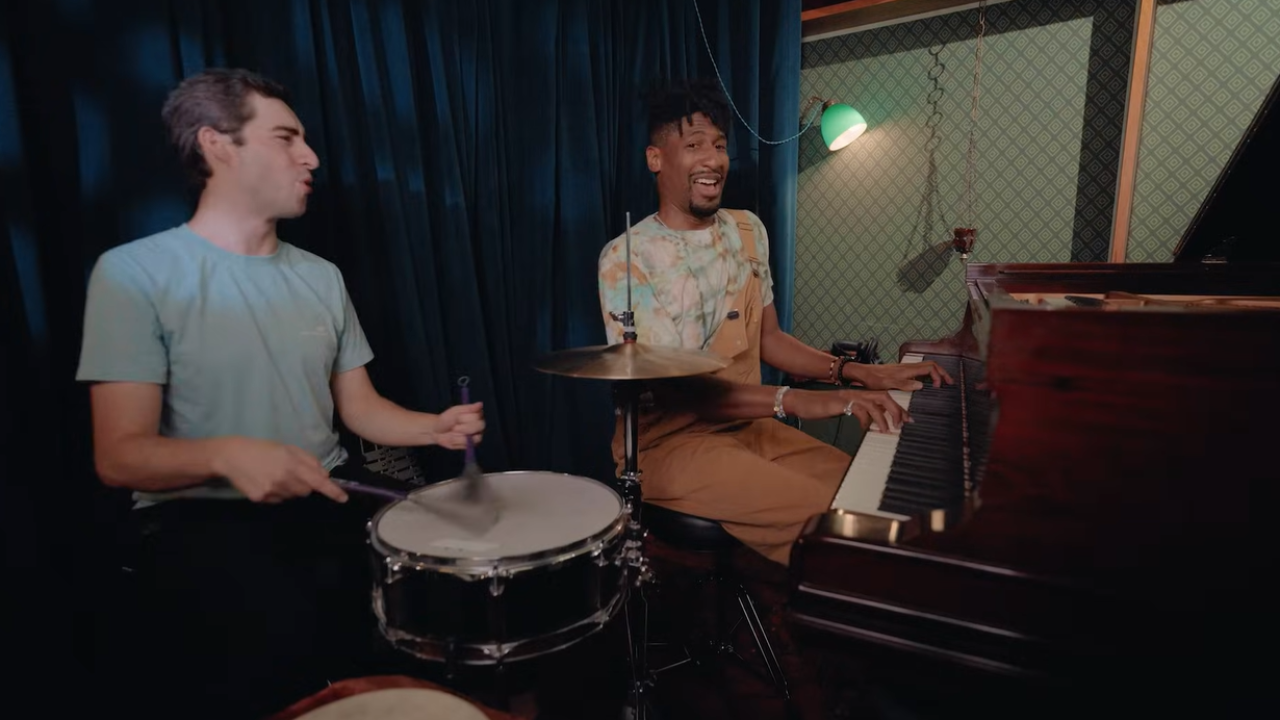 Jon Batiste et Josh Harmon revisitent "Song Of Storms", issu de la BO de Zelda Jon Batiste et Josh Harmon revisitent "Song Of Storms", issu de la BO de Zelda