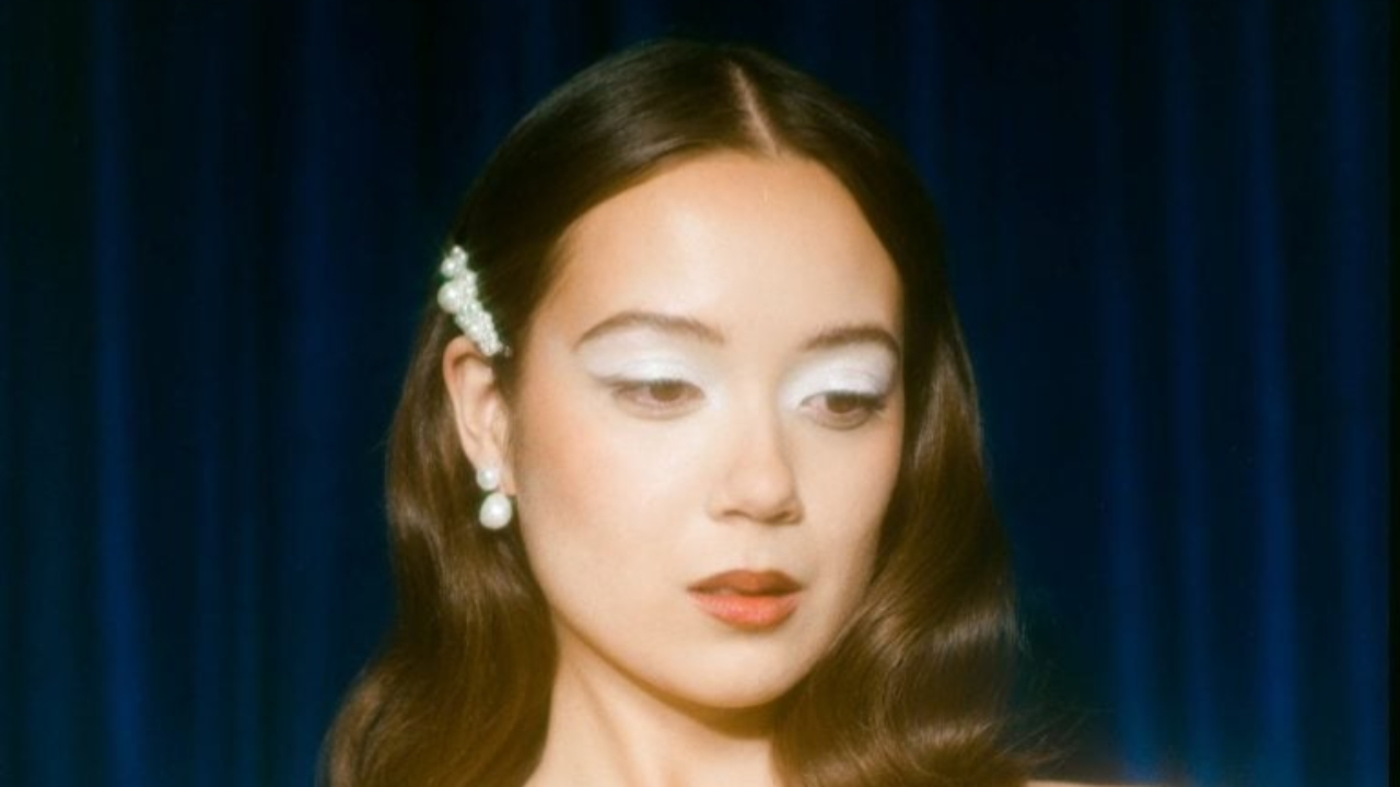 Laufey réédite son album à succès, "Bewitched" Laufey réédite son album à succès, "Bewitched"