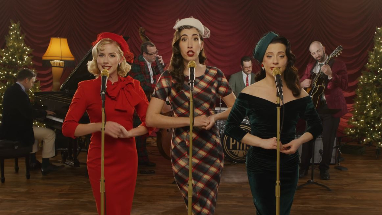 Le Postmodern Jukebox vous souhaite un Joyeux Noël avec leur reprise de "All I want for Christmas is you" ! Le Postmodern Jukebox vous souhaite un Joyeux Noël avec leur reprise de "All I want for Christmas is you" !
