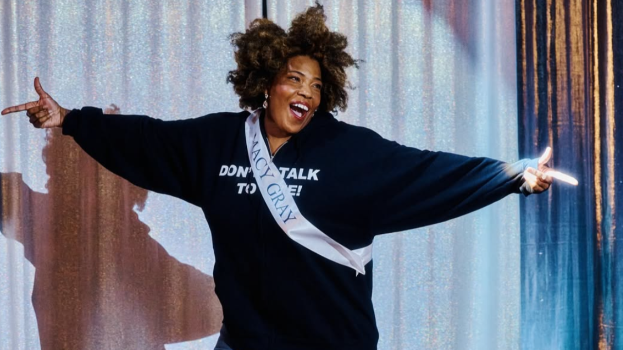 La grande voix soul Macy Gray remonte sur scène pour une occasion (très) spéciale !