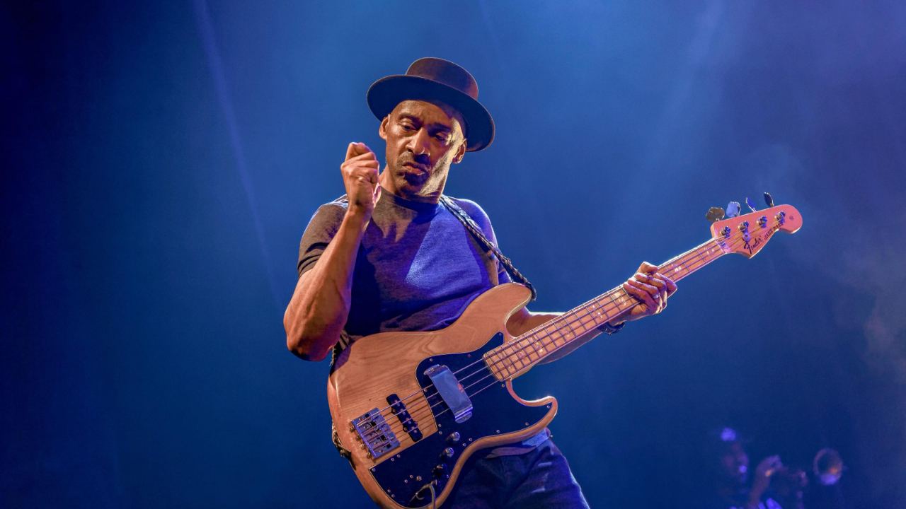Marcus Miller fête ses 67 ans : retour sur le parcours d’un maître de la basse Marcus Miller fête ses 67 ans : retour sur le parcours d’un maître de la basse