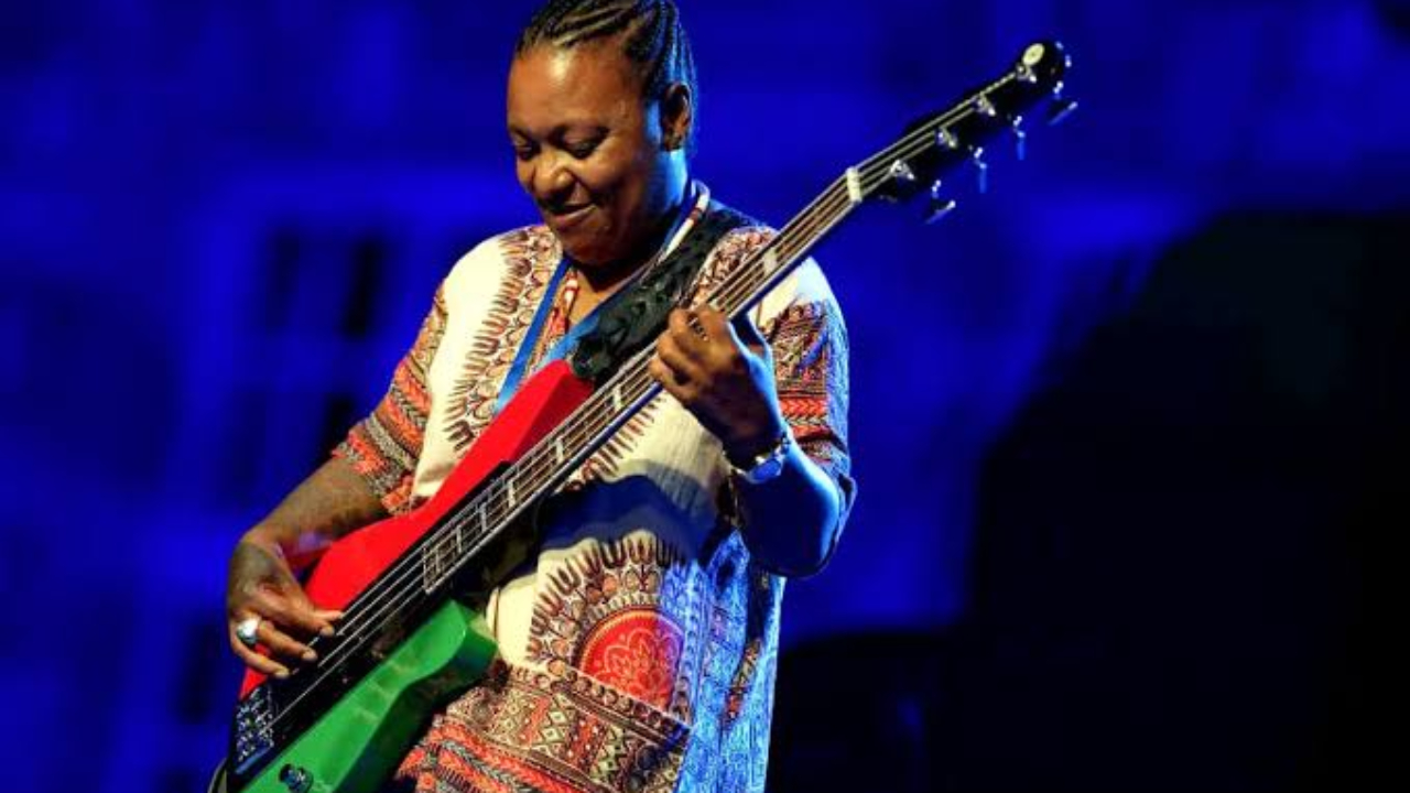 Meshell Ndegeocello bientôt de retour avec un album de duos au casting de rêve : Cynthia Erivo, Chaka Khan, Brandi Carlile,... Meshell Ndegeocello bientôt de retour avec un album de duos au casting de rêve : Cynthia Erivo, Chaka Khan, Brandi Carlile,...