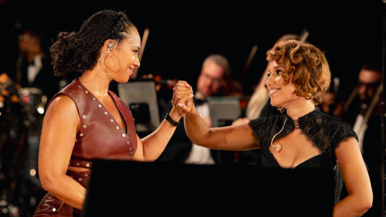 Montreux Jazz Festival : RAYE marque l'histoire en invitant Alicia Keys et Mark Ronson pour une ouverture exceptionnelle Montreux Jazz Festival : RAYE marque l'histoire en invitant Alicia Keys et Mark Ronson pour une ouverture exceptionnelle