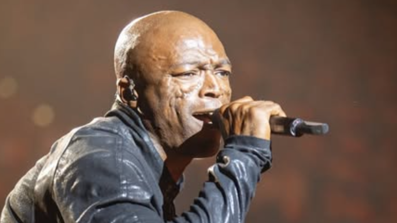Pour son anniversaire, Seal électrise les foules avec son nouveau titre "All I Know Is Now" ! Pour son anniversaire, Seal électrise les foules avec son nouveau titre "All I Know Is Now" !