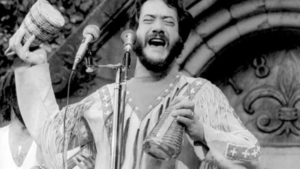 Airto Moreira : le percussionniste br&eacute;silien qui a r&eacute;volutionn&eacute; le jazz fusion f&ecirc;te ses 85 ans