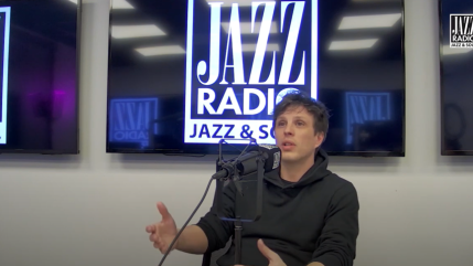 Charles Pasi, polyglotte et audacieux dans son nouvel album "Adamas" : "J'ai toujours été quelqu'un qui aimait mélanger les styles" Charles Pasi, polyglotte et audacieux dans son nouvel album "Adamas" : "J'ai toujours été quelqu'un qui aimait mélanger les styles"