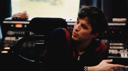 Charles Pasi présente son nouvel album avec "Garbage Dog" Charles Pasi présente son nouvel album avec "Garbage Dog"