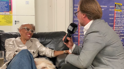 Dee Dee Bridgewater déclare sa flamme à Marseille et à Nina Simone : "Elle m'a donné envie d'être comme elle" Dee Dee Bridgewater déclare sa flamme à Marseille et à Nina Simone : "Elle m'a donné envie d'être comme elle"