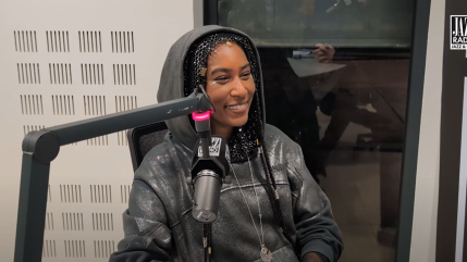 Dominique Fils-Aimé se confie en interview : "La musique, quelque part, c’est une thérapie de groupe Dominique Fils-Aimé se confie en interview : "La musique, quelque part, c’est une thérapie de groupe