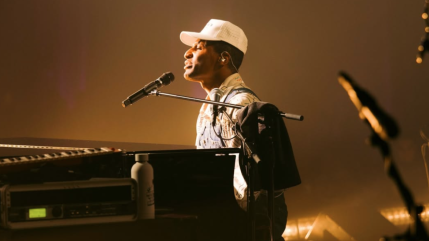 Jon Batiste va être honoré d'un prix inédit lors du gala du Grammy Hall of Fame Jon Batiste va être honoré d'un prix inédit lors du gala du Grammy Hall of Fame