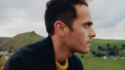 Jordan Rakei annonce la sortie de son nouvel album, "The Loop"