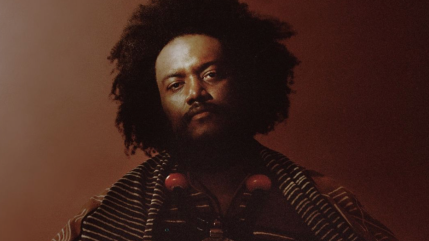 Kamasi Washington : il explore la vie sur Terre avec son dernier album “Fearless Movement”