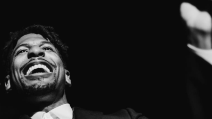 L'album de l'engagement pour Jon Batiste avec "Big Money"