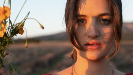 "La femme aux yeux de sel", le deuxième album tout en poésie de Gabi Hartmann, à découvrir d'urgence "La femme aux yeux de sel", le deuxième album tout en poésie de Gabi Hartmann, à découvrir d'urgence