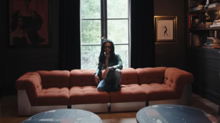 Lenny Kravitz ouvre les portes de son impressionnante demeure parisienne, avec de nombreuses surprises