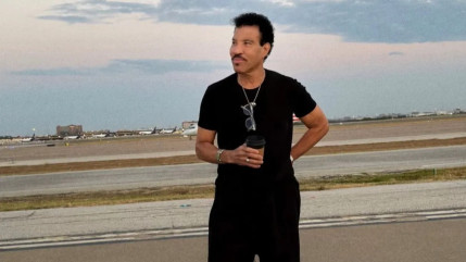 Lionel Richie&nbsp;est de retour chez lui apr&egrave;s son hospitalisation en soins intensifs