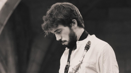 Max Atger : le jeune saxophoniste prend possession de la cité des papes Max Atger : le jeune saxophoniste prend possession de la cité des papes