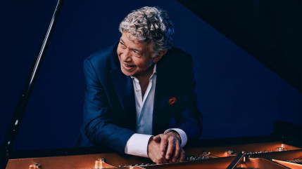 Monty Alexander : le virtuose jama&iuml;cain d&eacute;voile "You make me feel brand new"