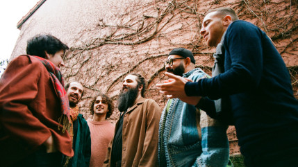 Mosa&iuml;c d&eacute;voile Unfolding Tiles, un premier album aux couleurs de la M&eacute;diterran&eacute;e