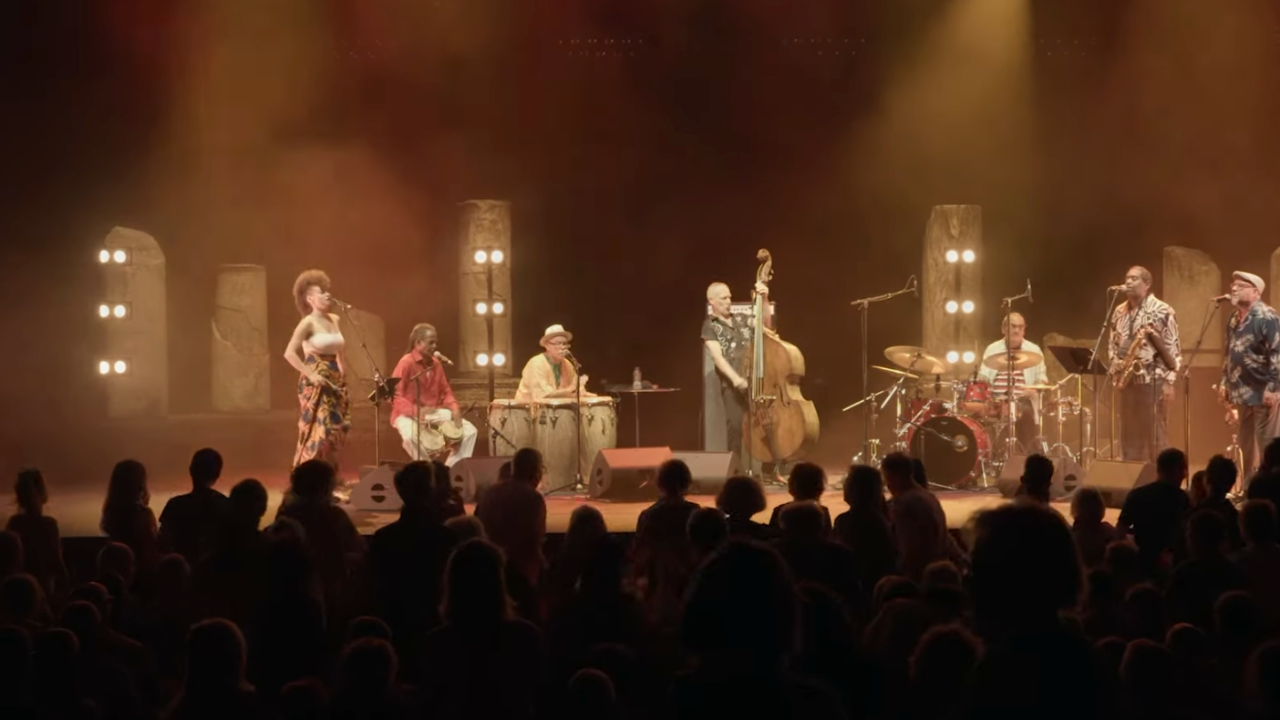 Avishai Cohen dévoile la version live de "Descarga Para Andy"