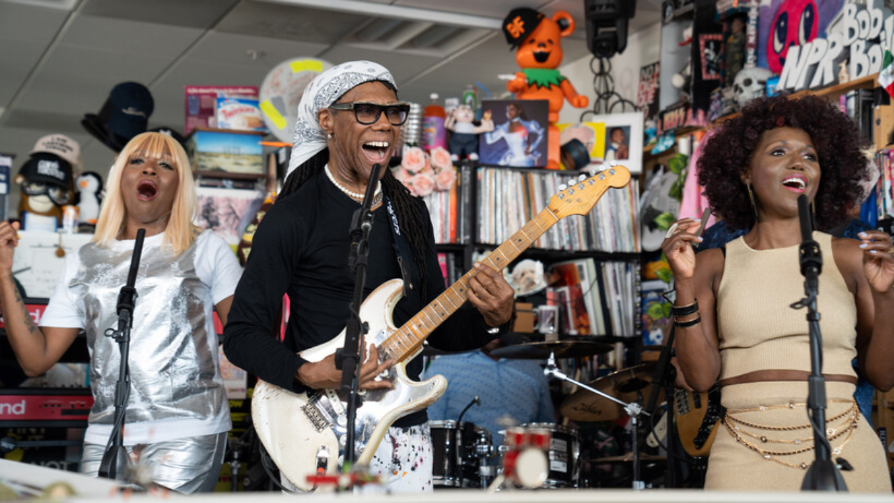 Nile Rodgers & CHIC se produisent dans le Tiny Desk Concert